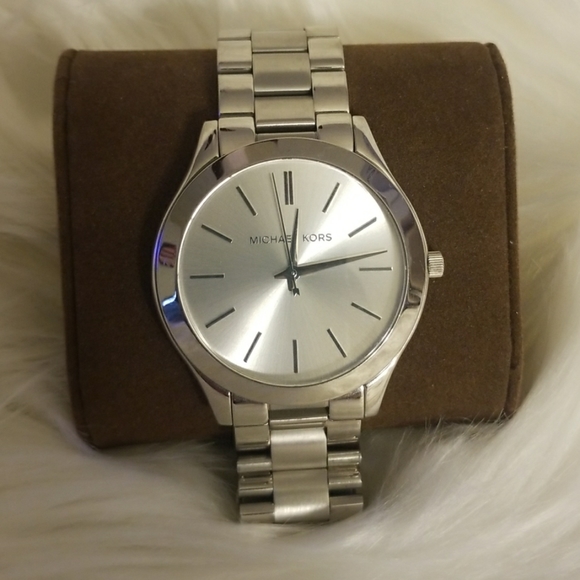 Michael Kors Jewelry - MICHEAL KORS small watch (Needs battery)